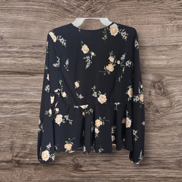 Torrid Black Floral Peplum Blouse Size 0 - Picture 2 of 4